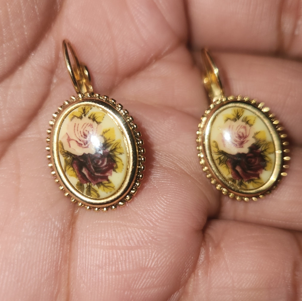 1980 Rose earrings